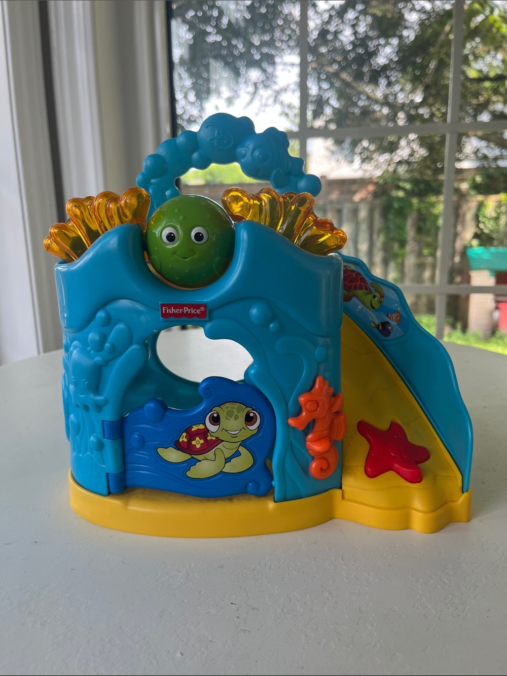 Fisher-Price Disney Baby Finding Nemo Rollin' Round Ramp